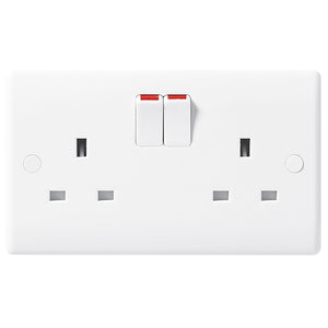822 2 Gang Switched Socket