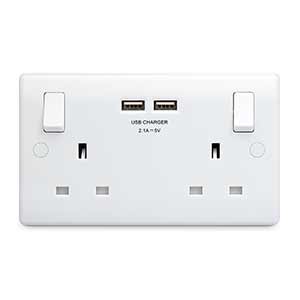 822U3 2 Gang Switched Socket with 2 x 3.1A USB